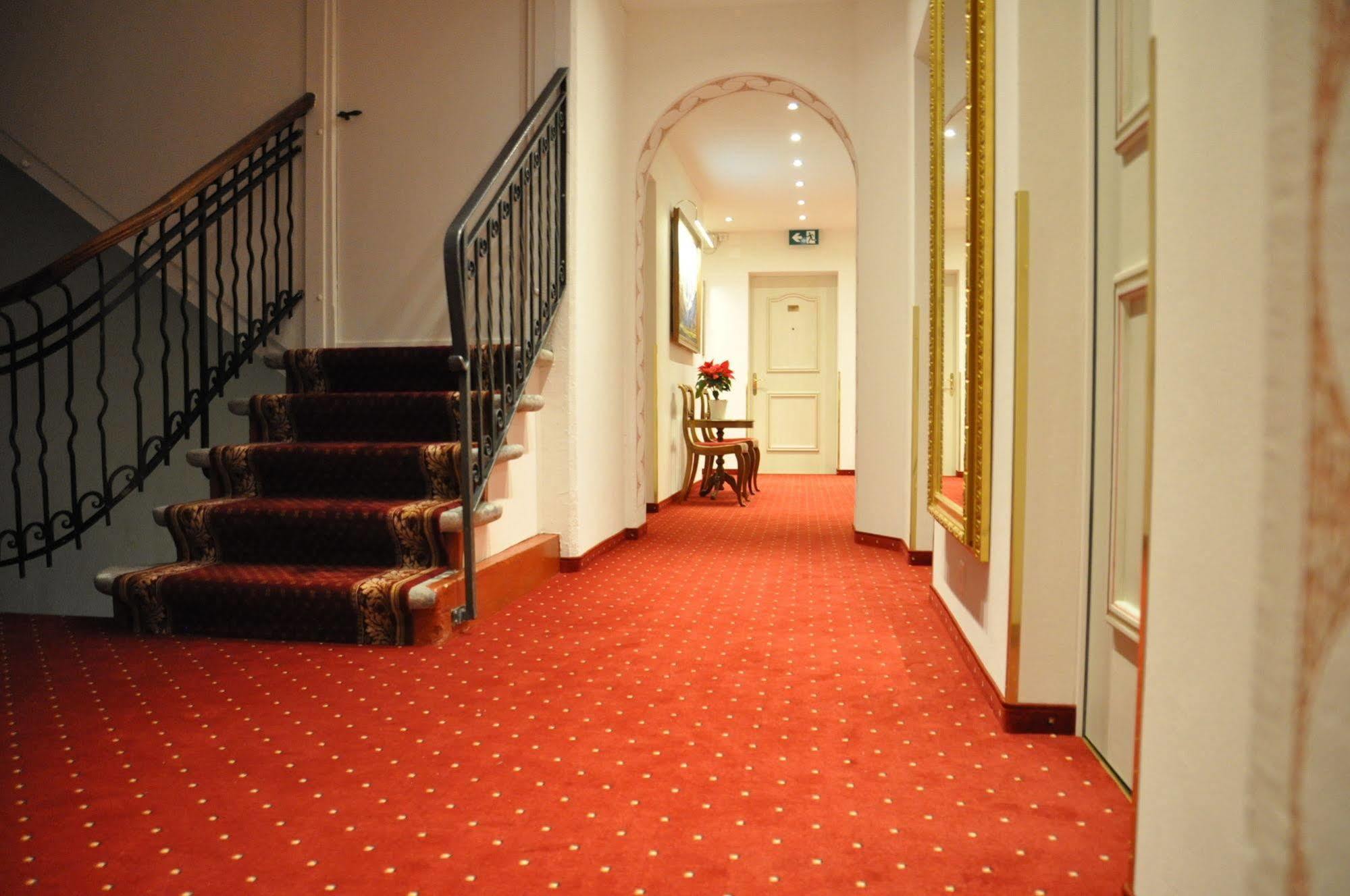 โซลดาเนลลา Hotel เซนต์โมริตส์ ภายนอก รูปภาพ